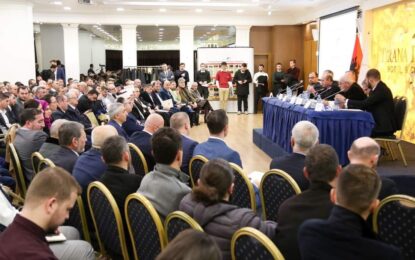 Zhvillohet konferenca shkencore me temë: “100 Vjet Komuniteti Mysliman i Shqipërisë”